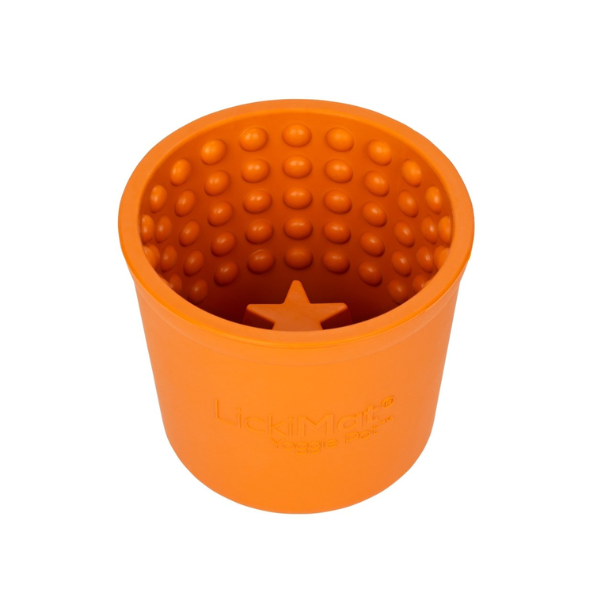 LICKIMAT Miska - garnuszek spowalniający jedzenie dla psów YOGGIE POT - kolor pomarańczowy (1).png