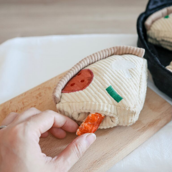 LAMBWOLF Zabawka węchowa Pizza dla psa (2).png
