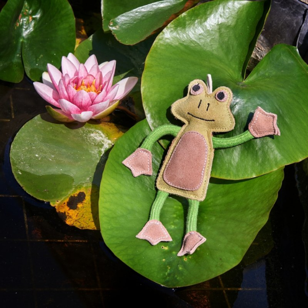 GREEN WILDS  Francois Le Frog  - zabawka dla psa - żaba (4).png